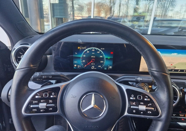 Mercedes-Benz Klasa A cena 119900 przebieg: 48018, rok produkcji 2020 z Cybinka małe 121